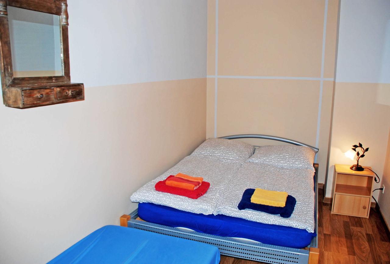 Ferienwohnungen Im Gutshaus Gnies Bagian luar foto