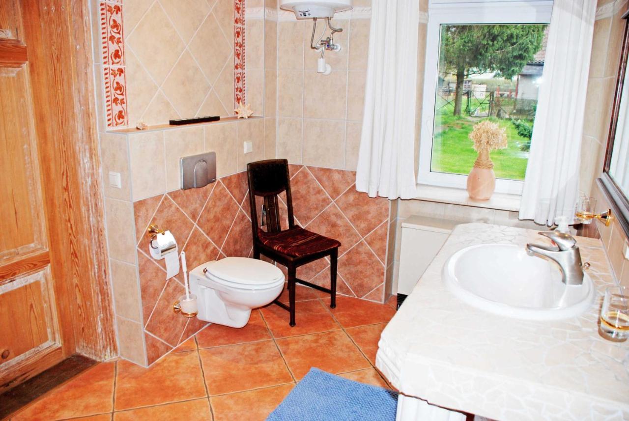 Ferienwohnungen Im Gutshaus Gnies Bagian luar foto