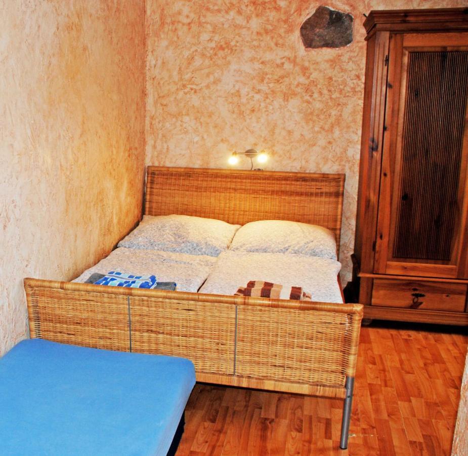 Ferienwohnungen Im Gutshaus Gnies Bagian luar foto